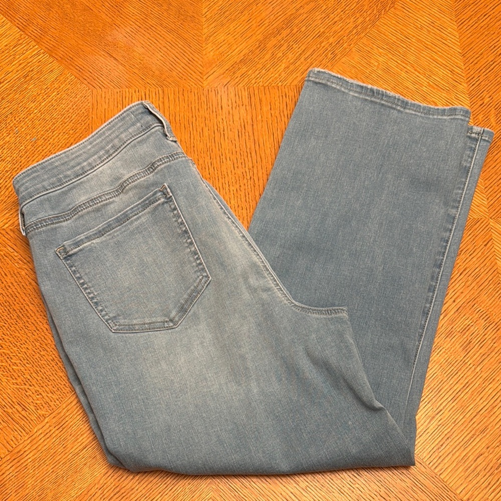 NYDJ Light Blue Straight Leg Cropped Jeans Size 10 - Picture 4 of 6